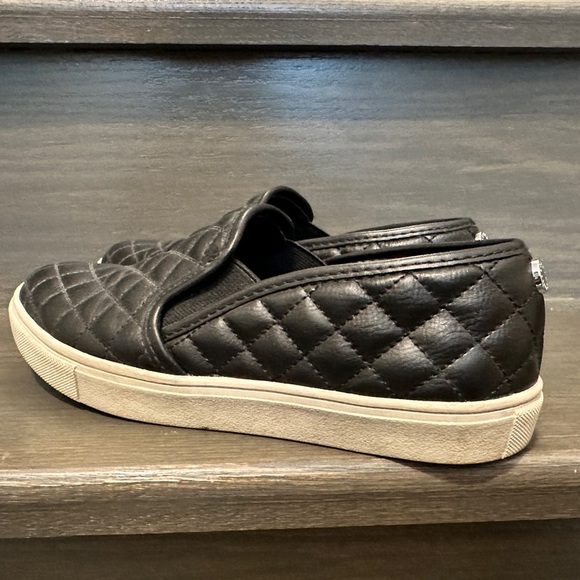 Steve Madden Ecentrcq Slip‎ On Sneaker Women's Sneakers Size 6.0 M Black - Picture 4 of 11